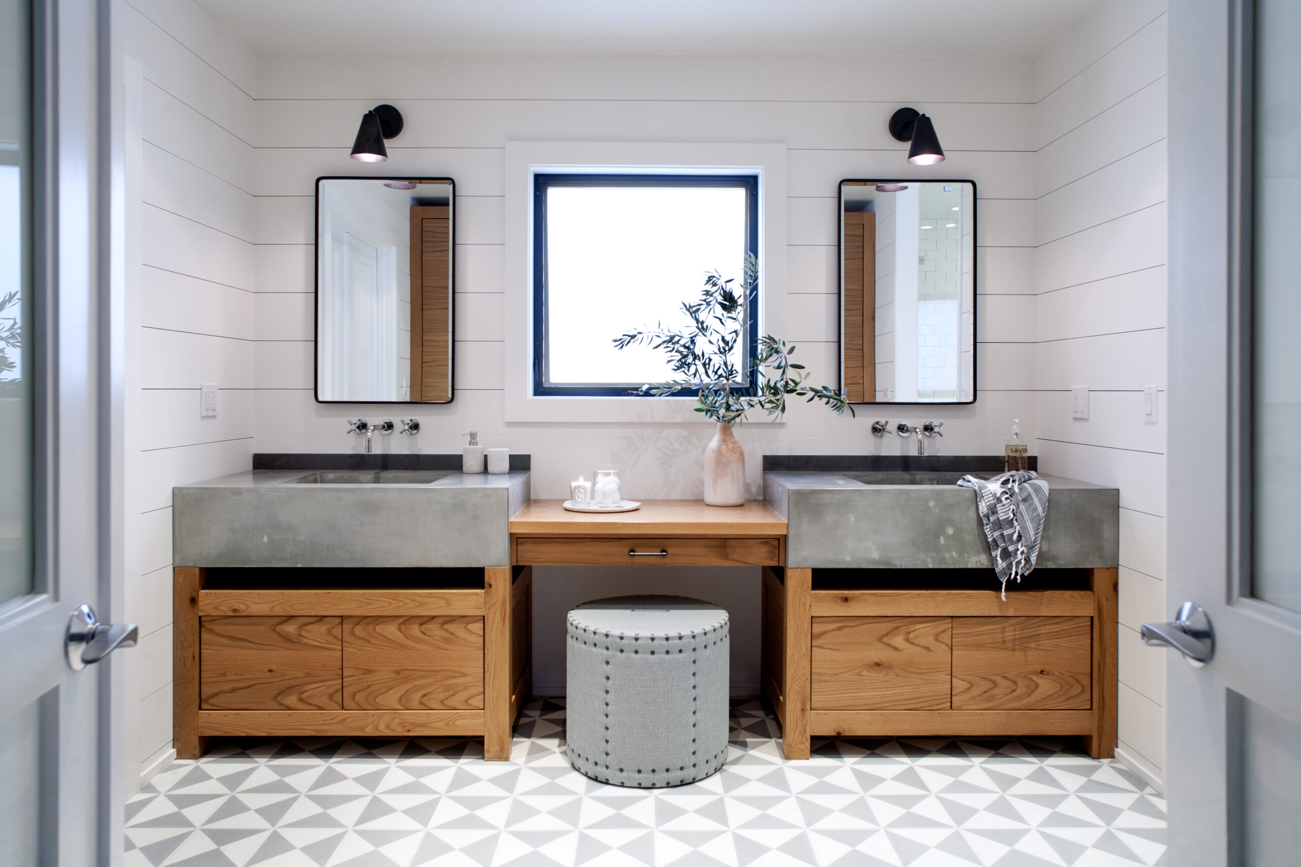 CONCRETE SINK AND VANITY